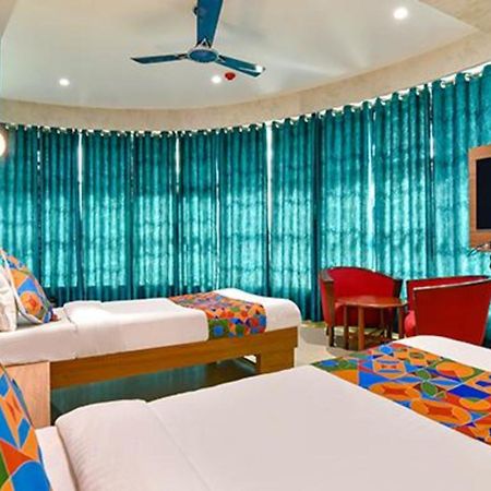 Fabhotel Siddharth Corporate - Vavol, Gandhinagar Dış mekan fotoğraf