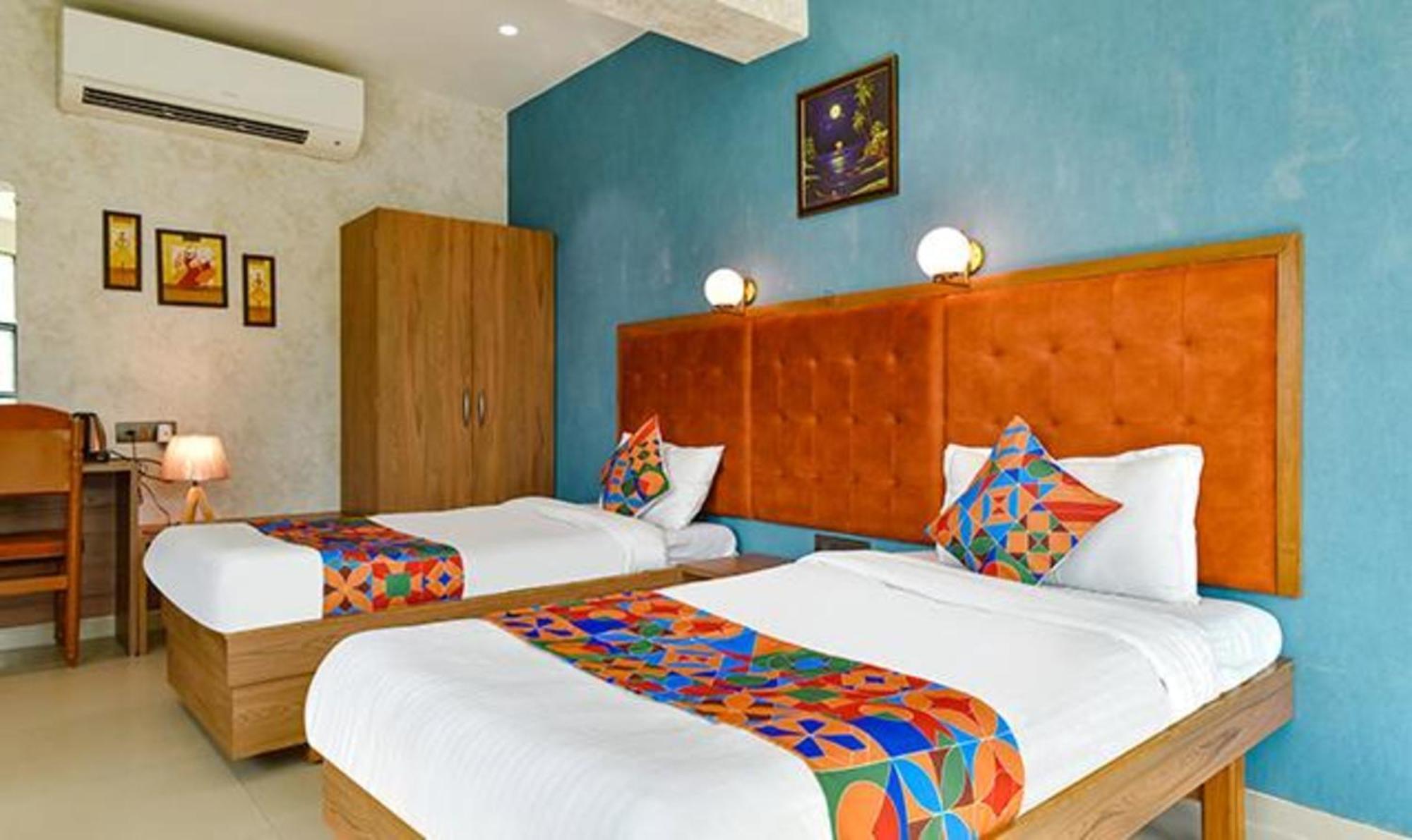 Fabhotel Siddharth Corporate - Vavol, Gandhinagar Dış mekan fotoğraf