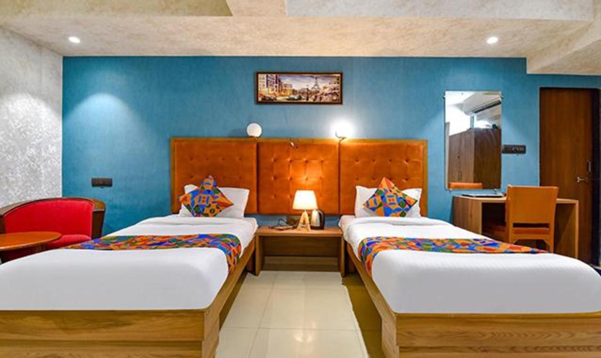 Fabhotel Siddharth Corporate - Vavol, Gandhinagar Dış mekan fotoğraf