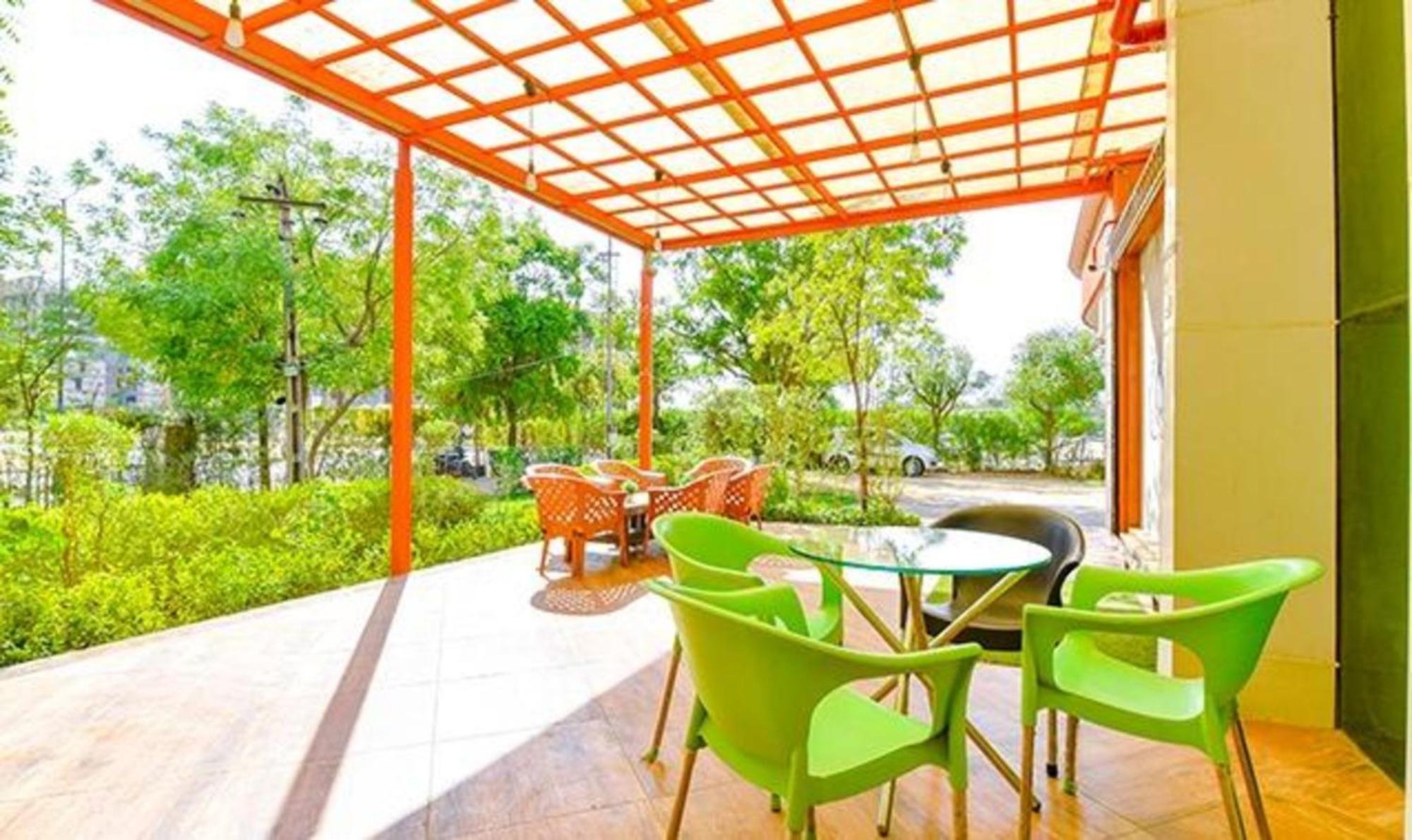 Fabhotel Siddharth Corporate - Vavol, Gandhinagar Dış mekan fotoğraf