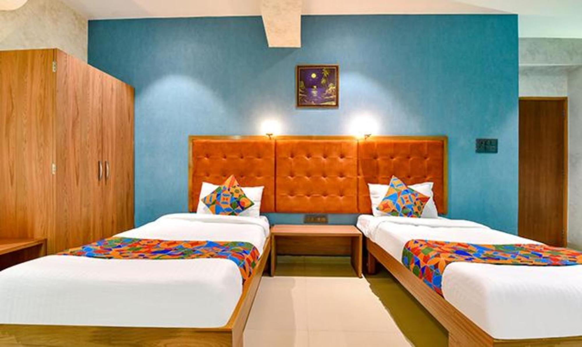 Fabhotel Siddharth Corporate - Vavol, Gandhinagar Dış mekan fotoğraf